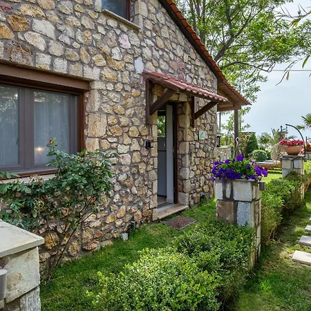 Case de vacanță Stone House Maria Skála Marión